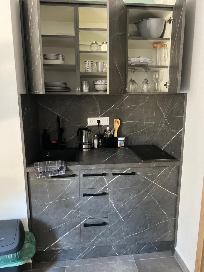Hobiti Apartman - Bilbo Černá v Pošumaví Exteriör bild
