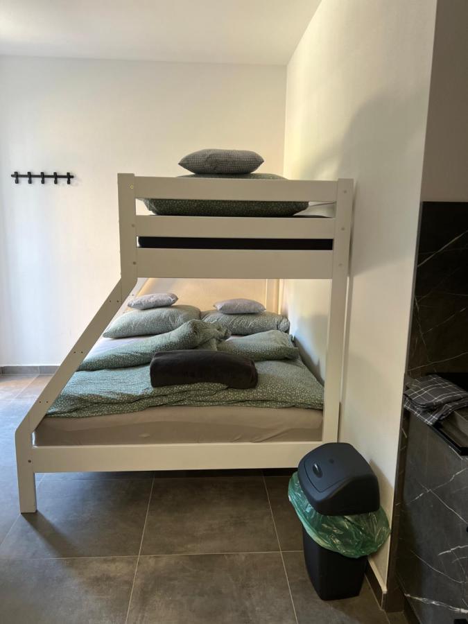Hobiti Apartman - Bilbo Černá v Pošumaví Exteriör bild